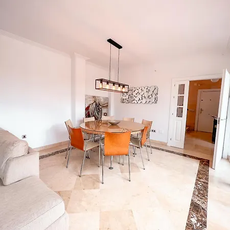 Gran Con Piscina Cerca De Puerto Banus Villa