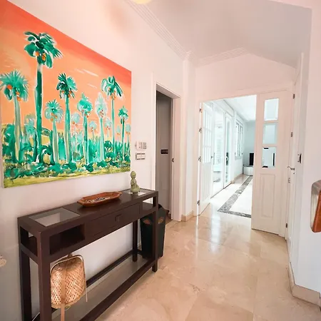 Gran Con Piscina Cerca De Puerto Banus