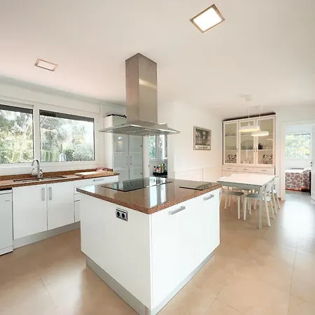 Gran Con Piscina Cerca De Puerto Banus Villa