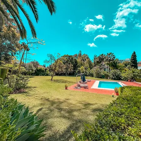 Villa Gran Con Piscina Cerca De Puerto Banus