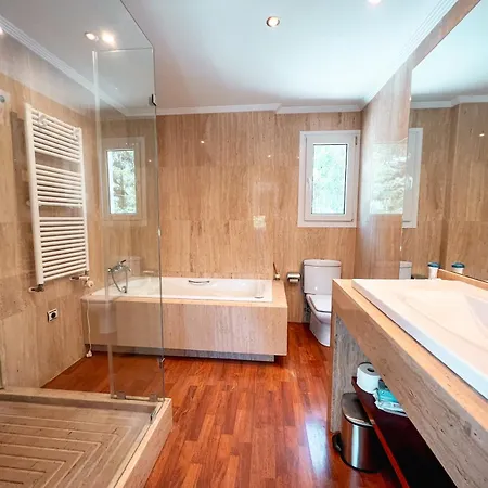 Gran Con Piscina Cerca De Puerto Banus 마르베야