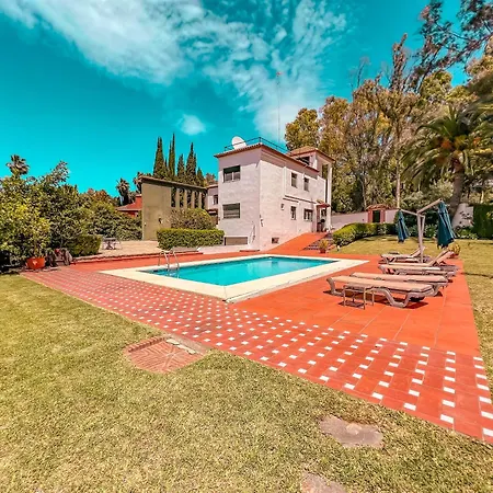 Gran Con Piscina Cerca De Puerto Banus *