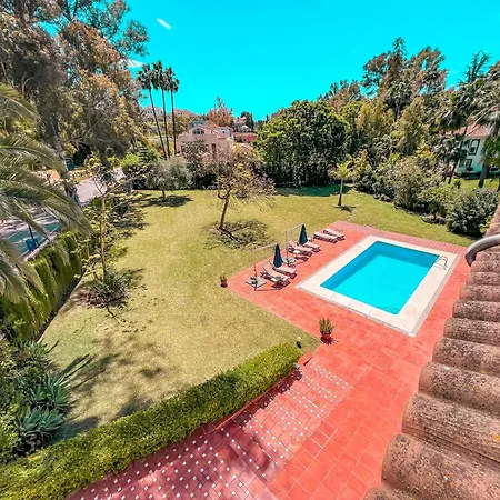 Gran Con Piscina Cerca De Puerto Banus *