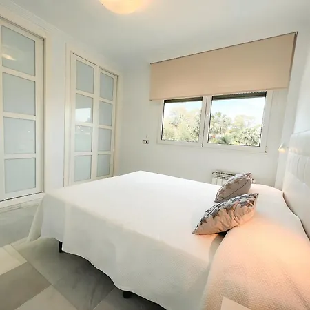 Gran Con Piscina Cerca De Puerto Banus Villa