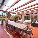 Villa Gran Con Piscina Cerca De Puerto Banus By *
