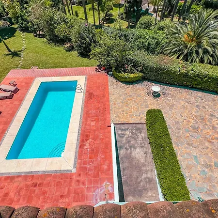 Gran Con Piscina Cerca De Puerto Banús