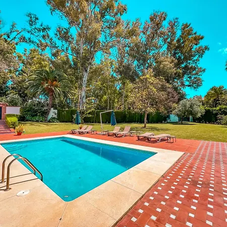 Villa Gran Con Piscina Cerca De Puerto Banús *