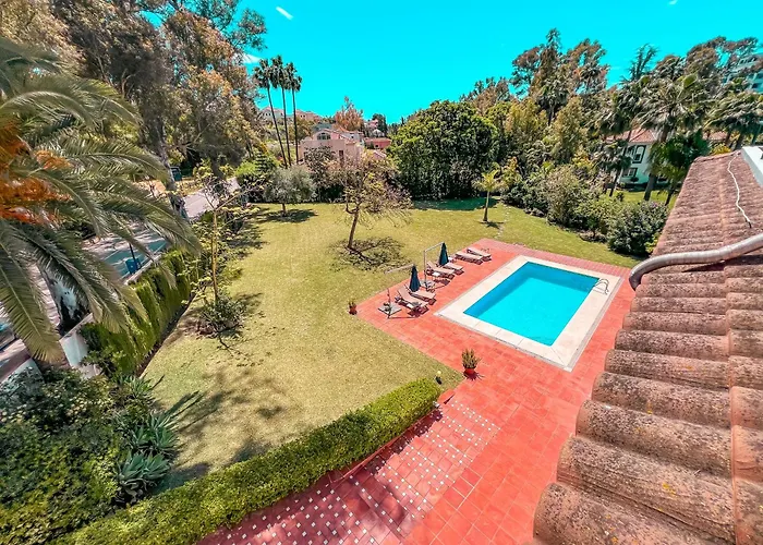 Gran Con Piscina Cerca De Puerto Banus By *