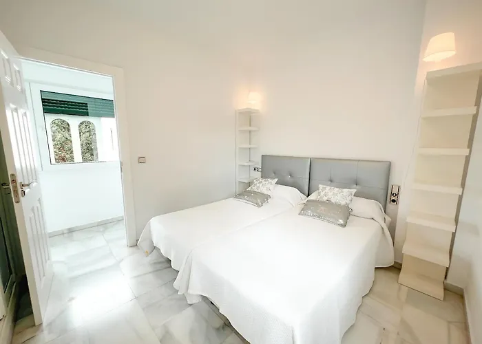 Gran Con Piscina Cerca De Puerto Banus By Μαρμπέλλα