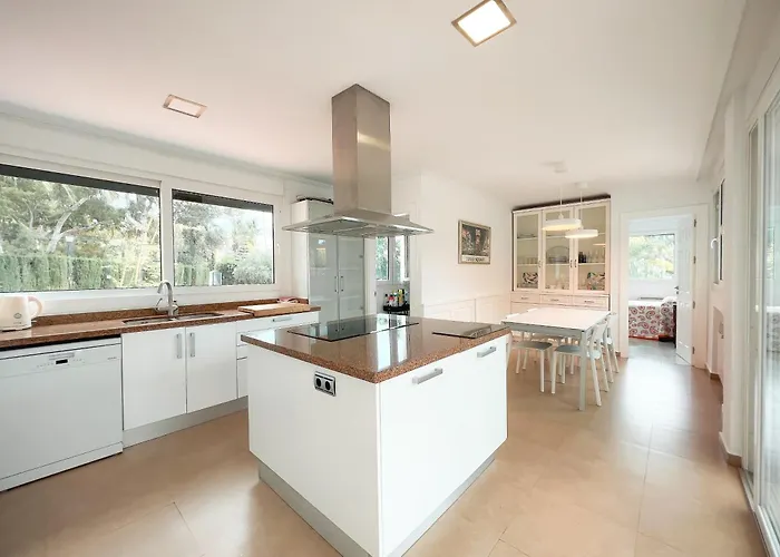 Gran Con Piscina Cerca De Puerto Banus By Βίλα